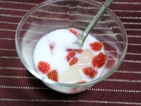 ドライ苺とナタデココdeヨーグルト